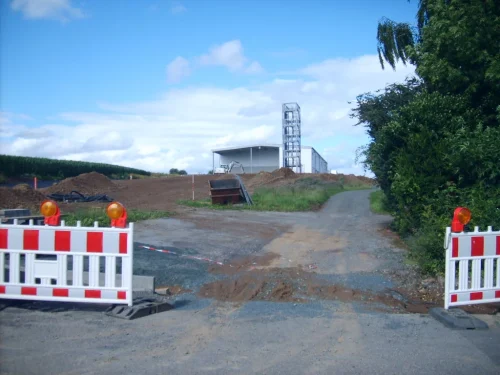 S5006562h-Friedhofszufahrt