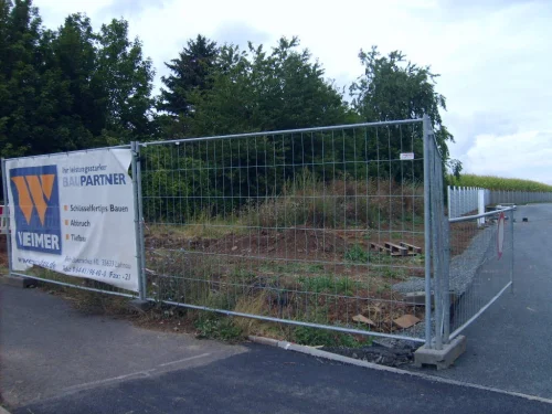 S5007023-Bau-des-Zaunes-30.08.12