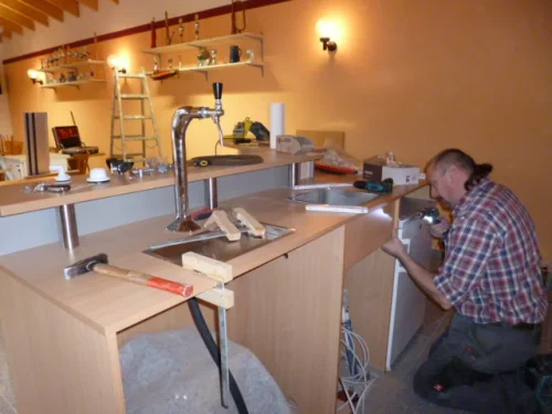 Vereinsheim: (2014) Bau der Theke