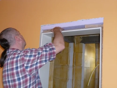 Vereinsheim: (2014) Einbau Innentüren